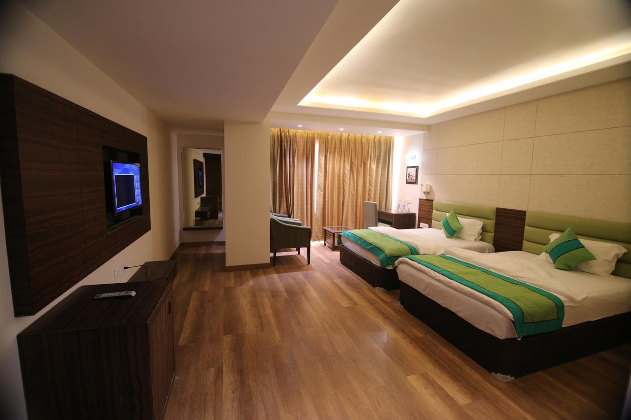 The Mystic Palms Hotel Матура Екстериор снимка