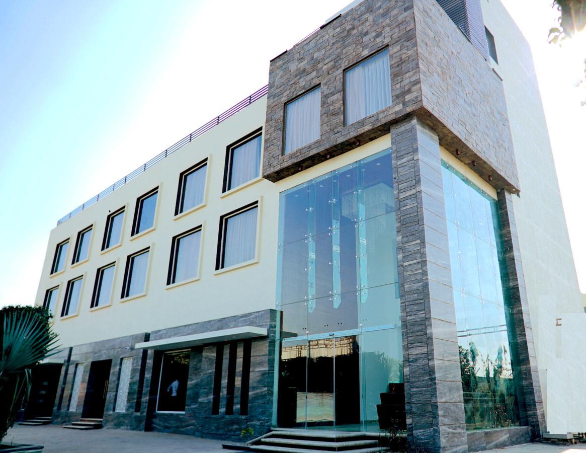 The Mystic Palms Hotel Матура Екстериор снимка